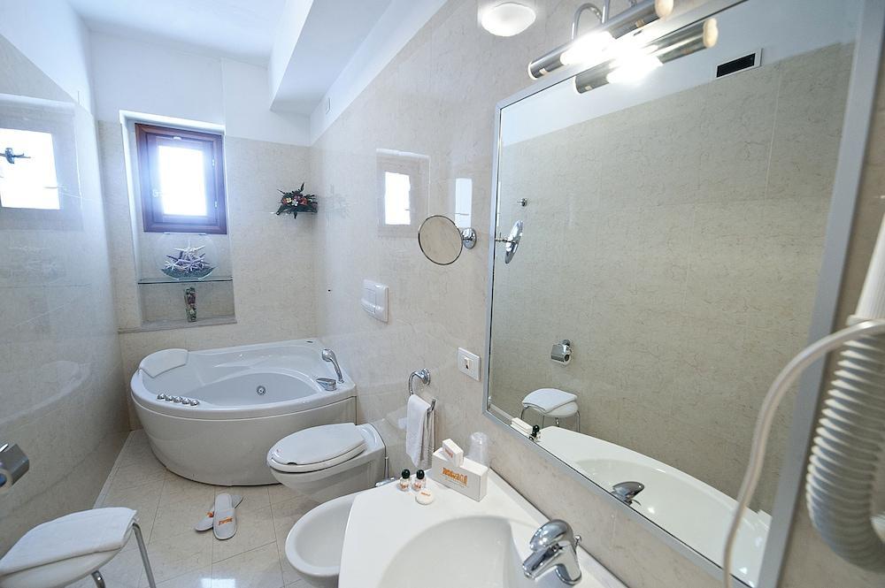 Hotel Degli Aranci 4*