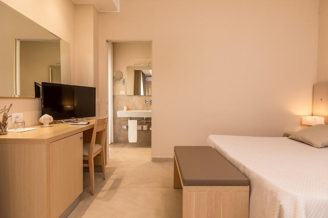 Hotel Degli Aranci 4*